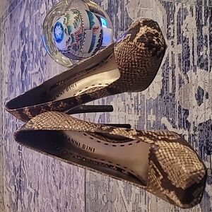 ### **Gianni Bini High Heels - Size 6M - Snakeskin Pattern - 5" Heel**